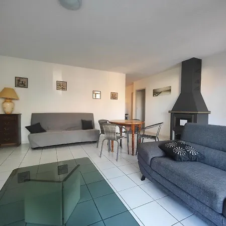 Holiday home F3 Avec Jardin Et Garage, Capacite 6 Pers., Proche Et Village - - Fr-1-309-336